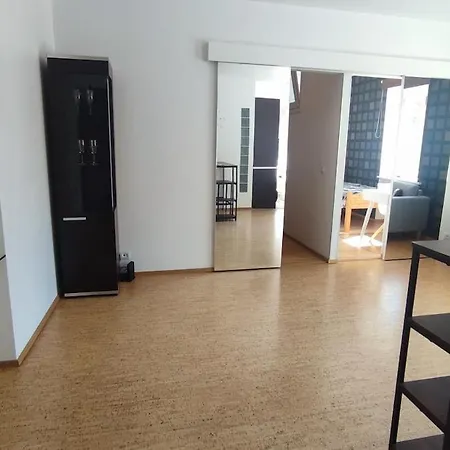 Bright 2-bdrm 아파트 *