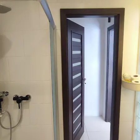 Bright 2-bdrm Lägenhet
